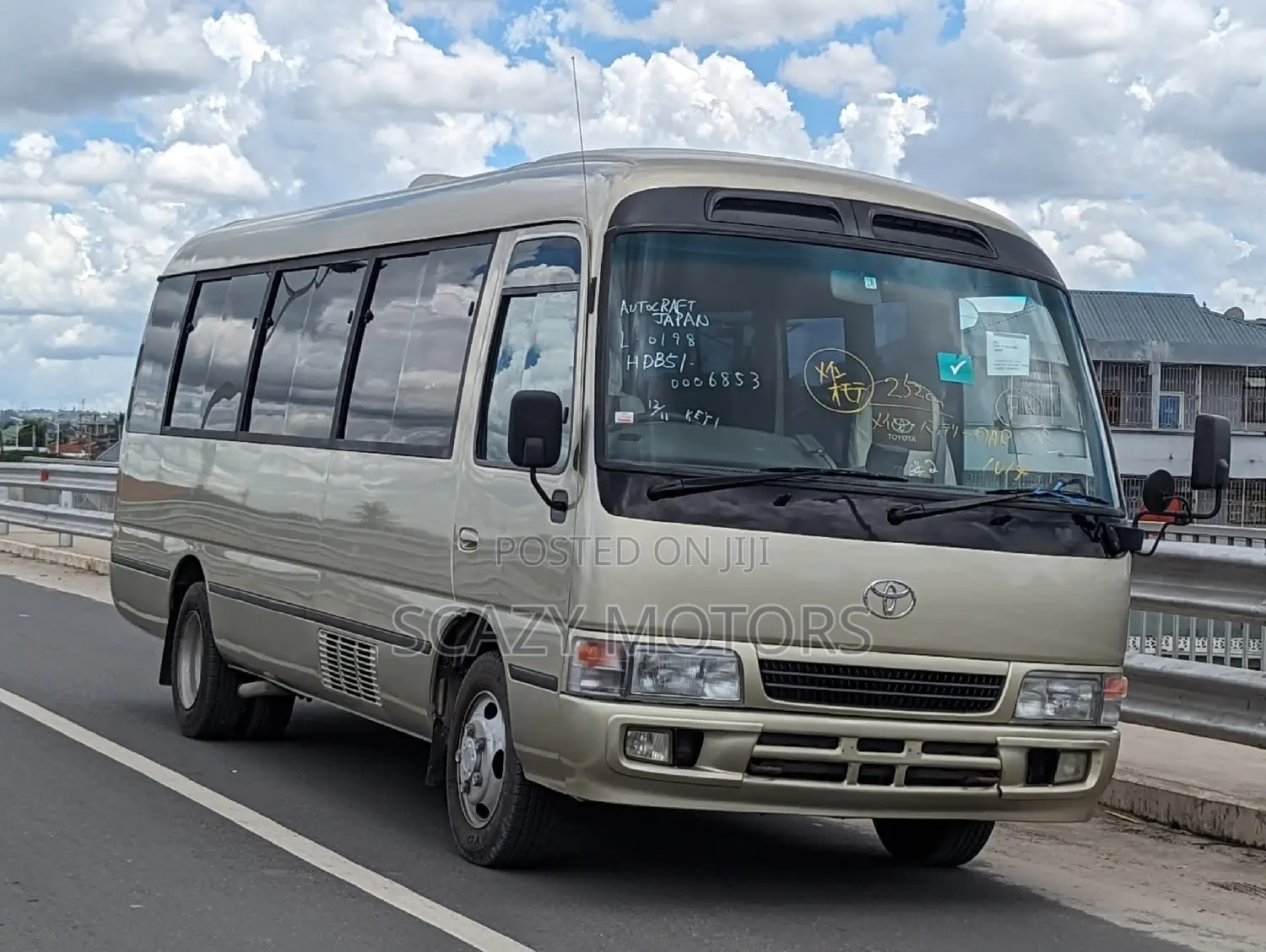 Toyota Coaster 1998 Gold