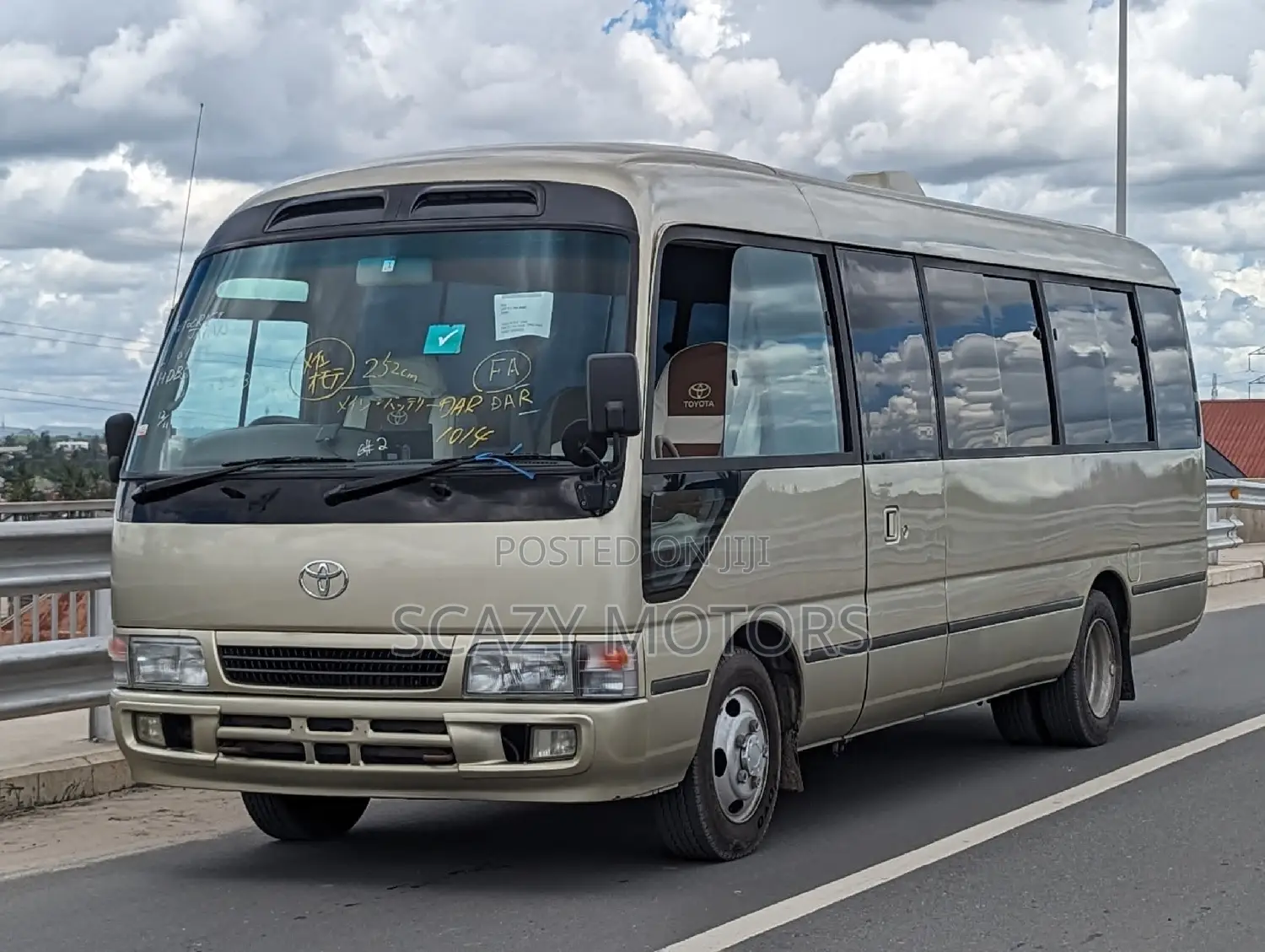 Toyota Coaster 1998 Gold