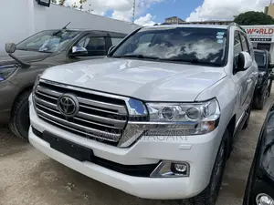 Toyota Land Cruiser 4.5 V8 VXR 2017 White