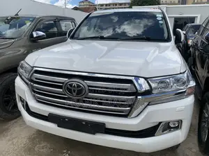 Toyota Land Cruiser 4.5 V8 VXR 2017 White