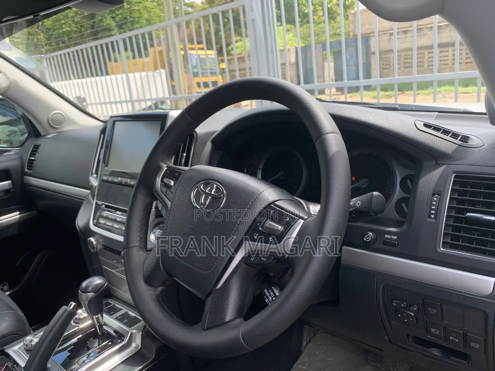 Toyota Land Cruiser 4.5 V8 VXR 2017 White