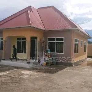 3bdrm House in Dalalipapaatzseven, Bunju for rent