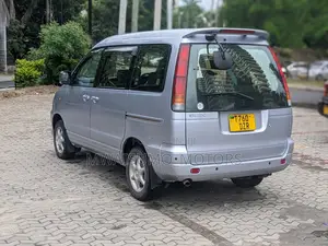 Toyota Noah 2005 Silver