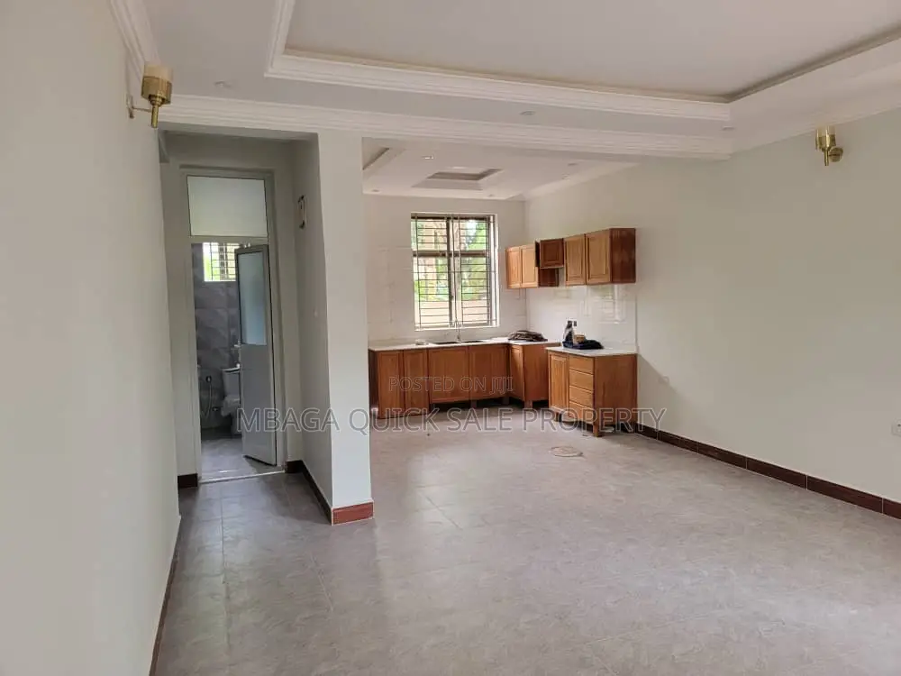2bdrm Apartment in Regent Estate for rent