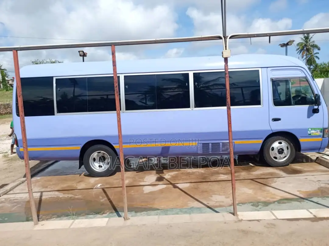 Toyota Coaster 2004 Blue