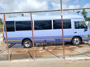 Toyota Coaster 2004 Blue