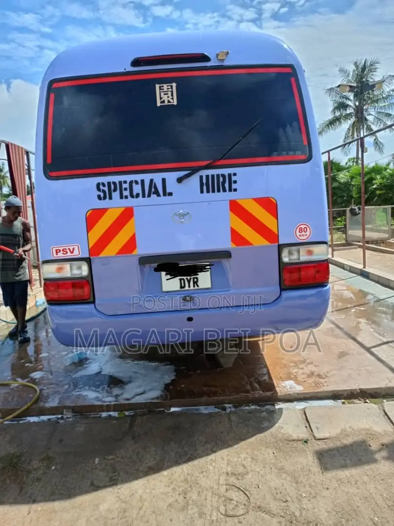 Toyota Coaster 2004 Blue