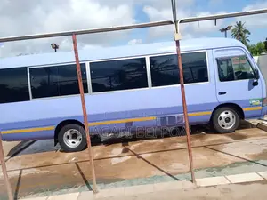 Toyota Coaster 2004 Blue