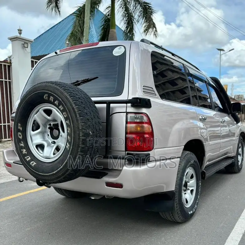 Toyota Land Cruiser 2001 Silver