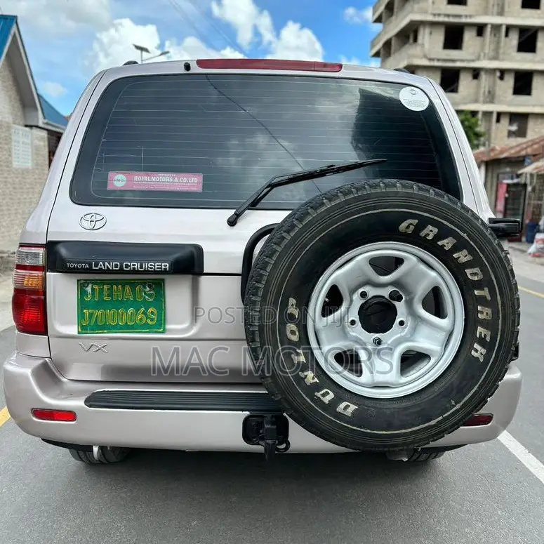Toyota Land Cruiser 2001 Silver