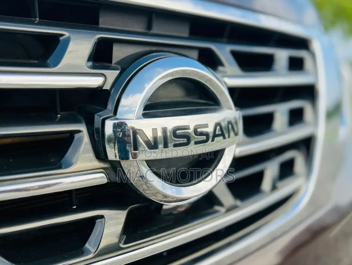 Nissan Patrol 2015 Burgundy