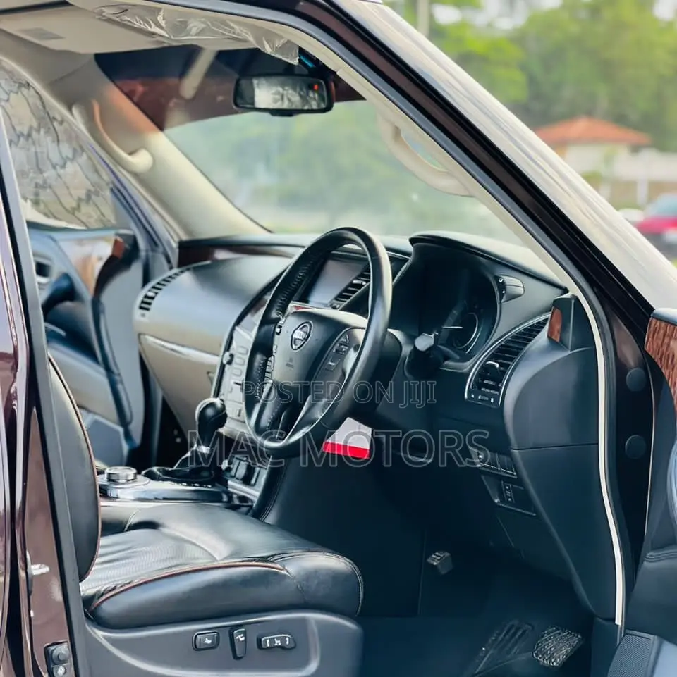 Nissan Patrol 2015 Burgundy