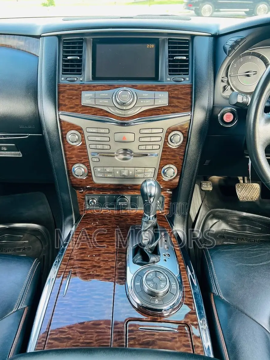 Nissan Patrol 2015 Burgundy