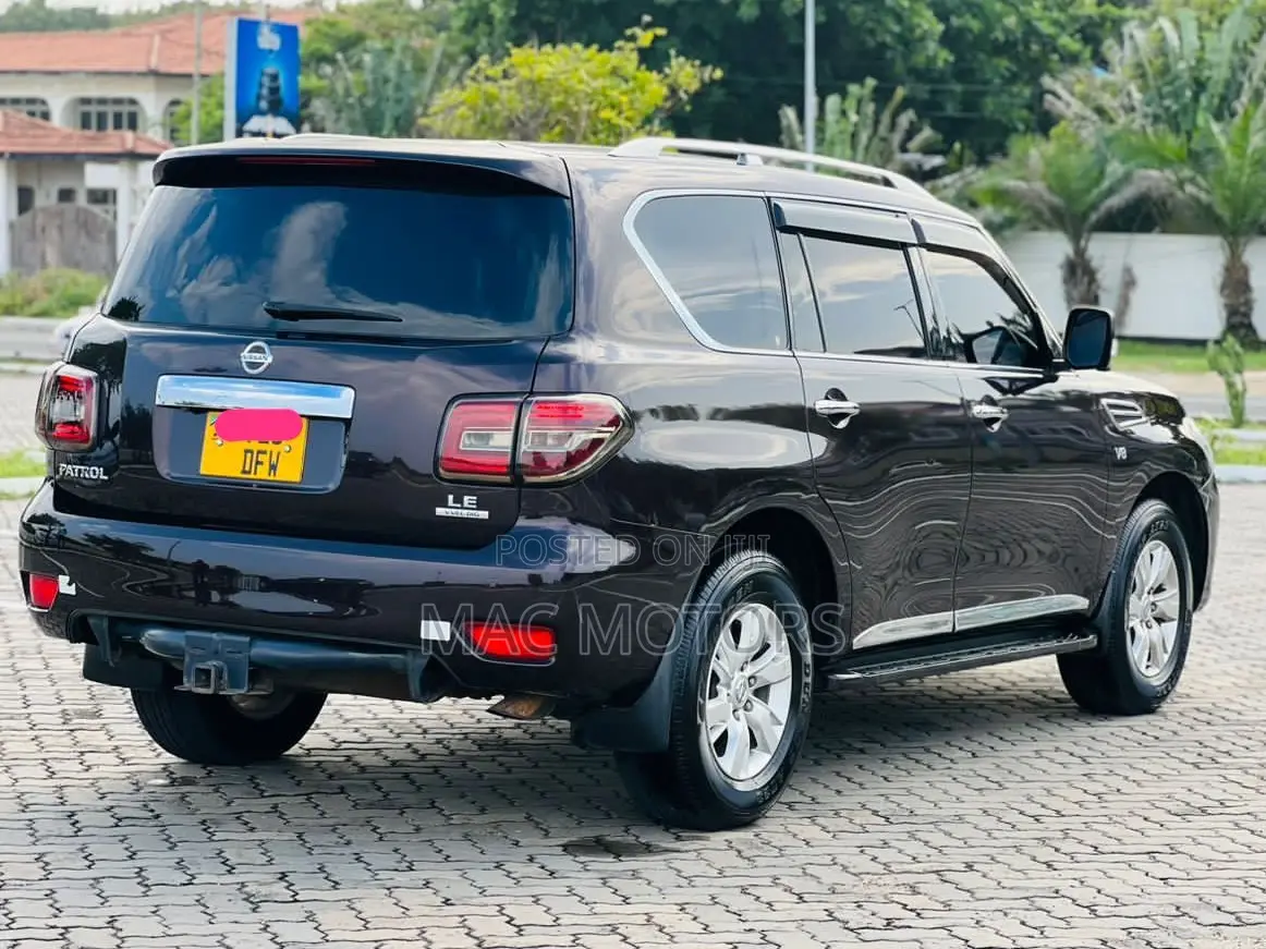 Nissan Patrol 2015 Burgundy