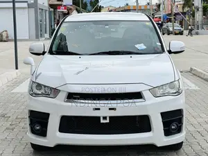 Mitsubishi Outlander 2010 White