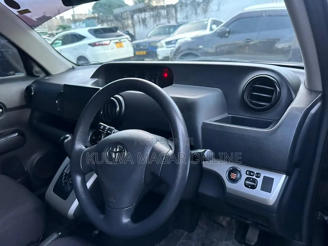 Toyota Raum 2010 Black