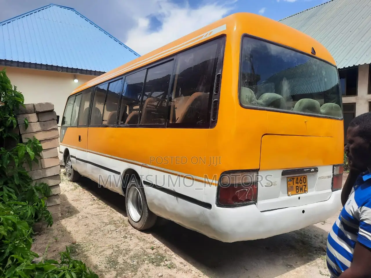 Toyota Coaster 1999 Orange