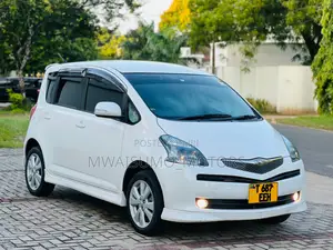 Toyota Ractis 2006 White
