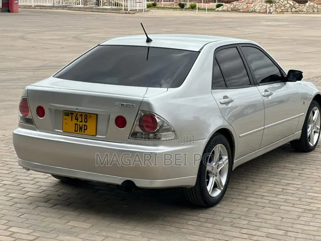 Toyota Altezza 2004 Silver