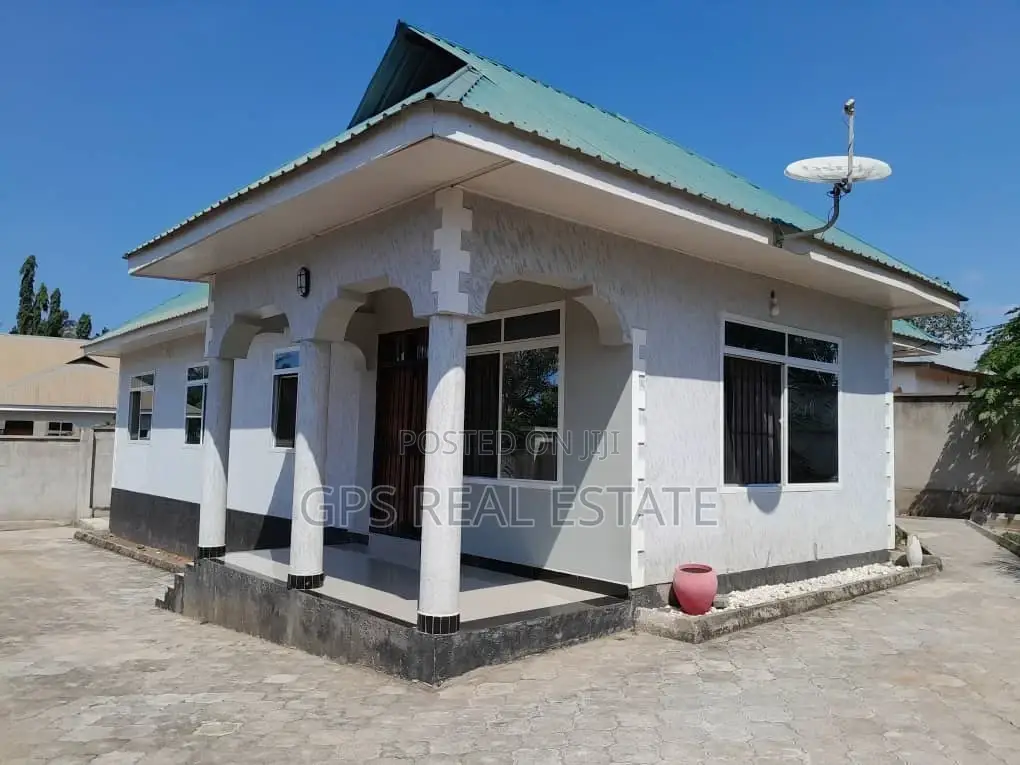 3bdrm House in Mbezi Makabe, Kinondoni for sale