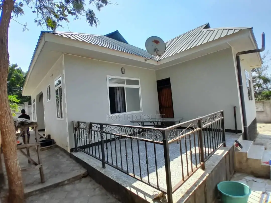 3bdrm House in Mbezi Makabe, Kinondoni for sale