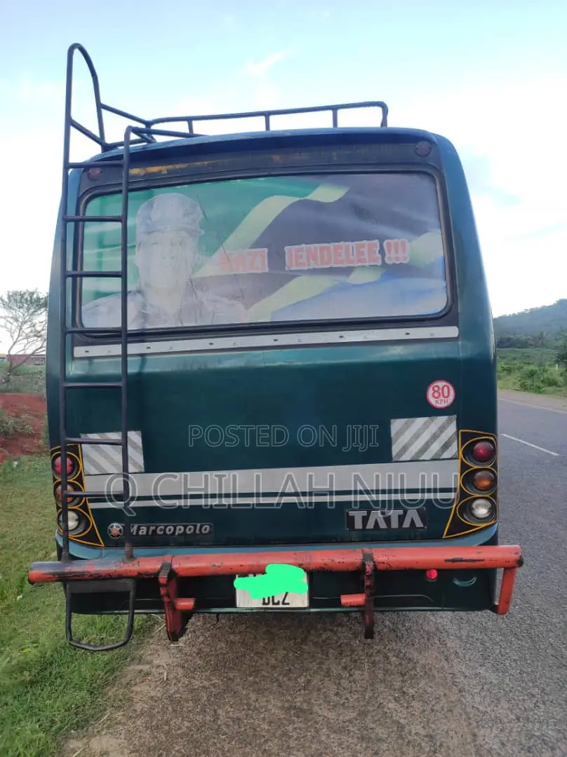 Tata Starbus Ultra Skool 1990 Black