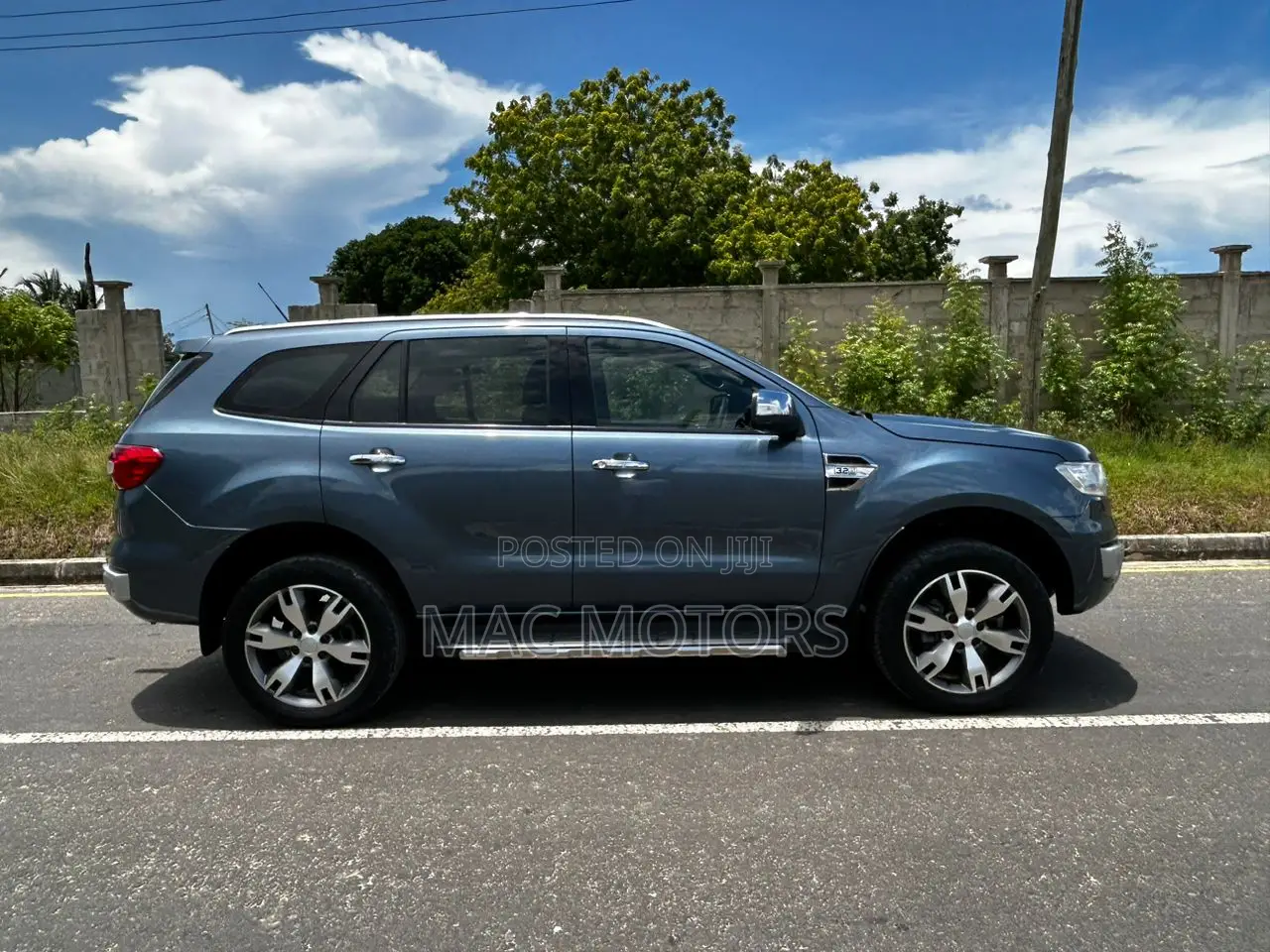 Ford Everest 2017 Blue