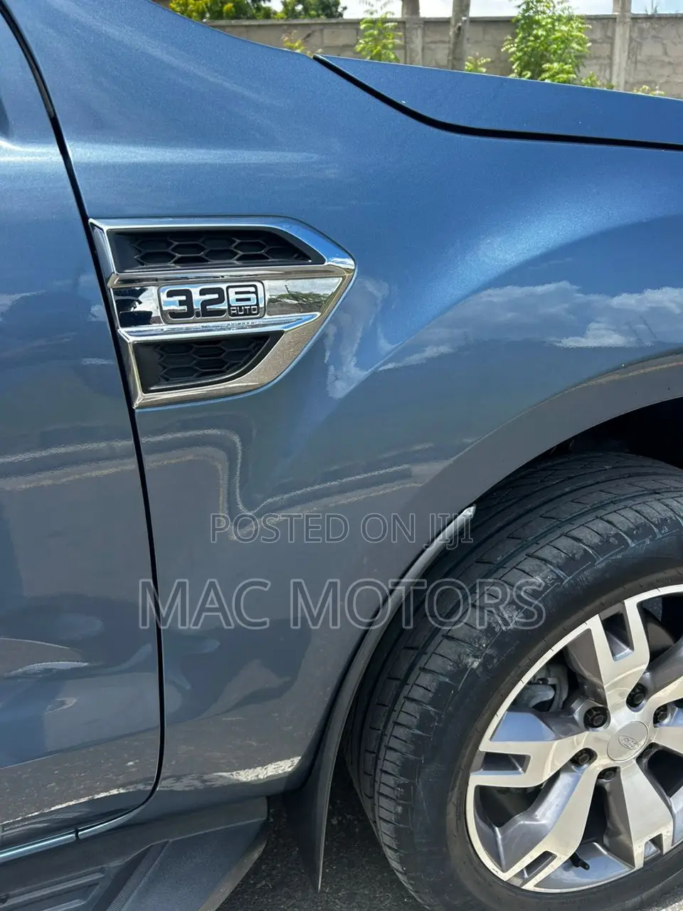 Ford Everest 2017 Blue