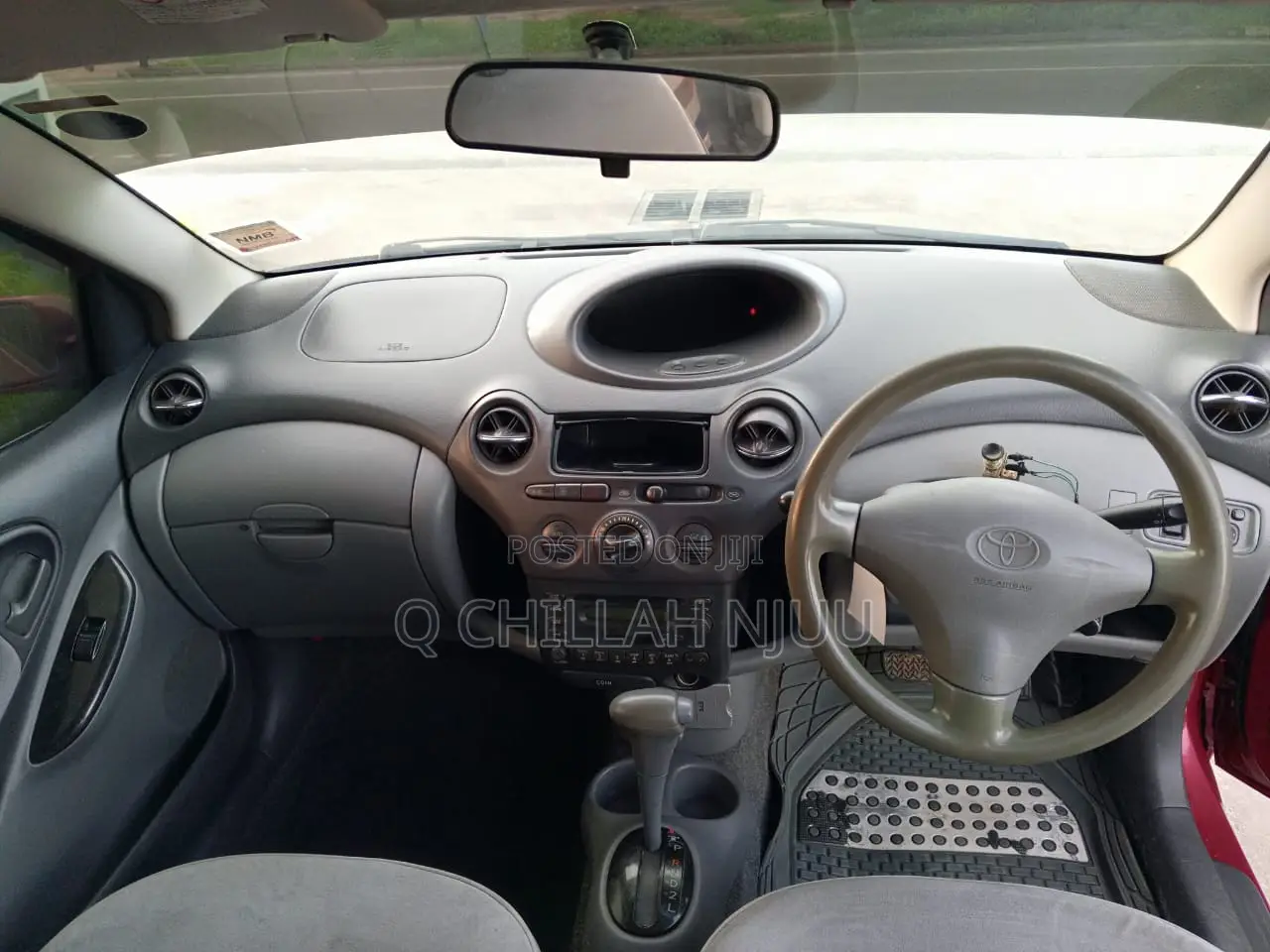 Toyota Vitz 2000 Red