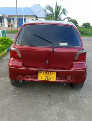 Toyota Vitz 2000 Red