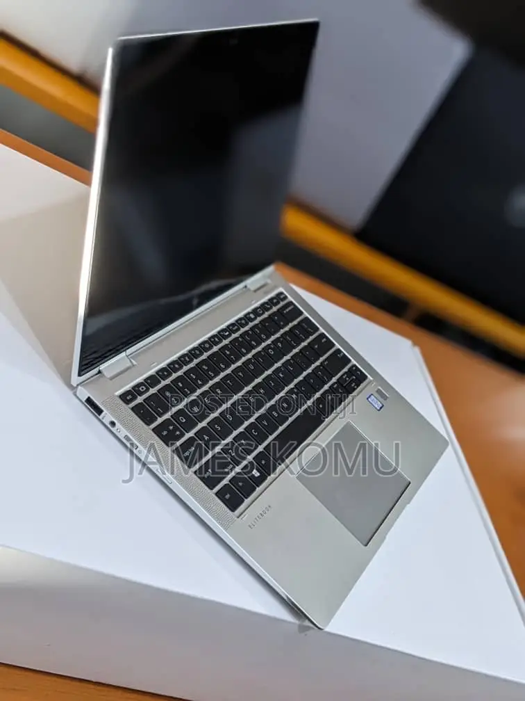 Laptop HP EliteBook 1030 8GB Intel Core I5 SSD 256GB