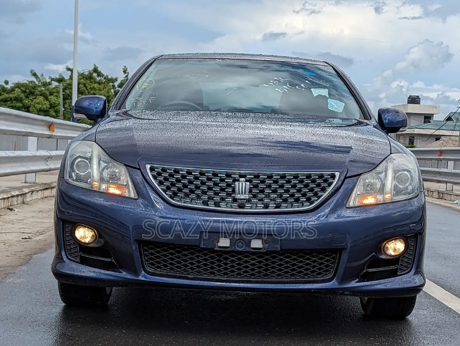 Toyota Crown 2010 Blue