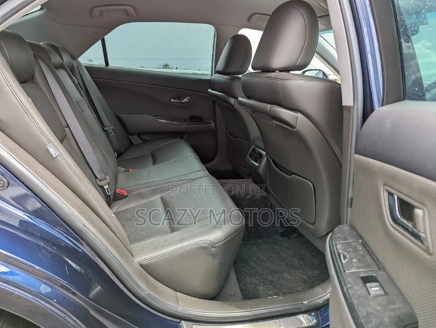 Toyota Crown 2010 Blue