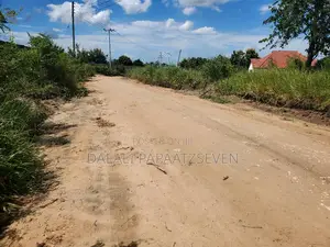 Eneo Lenye Ukubwa Wa SQMT 700 Linauzwa Lipo Madale Mbopo