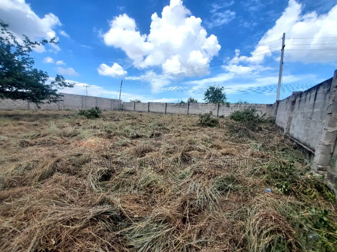 Eneo Lenye Ukubwa Wa SQMT 700 Linauzwa Lipo Madale Mbopo
