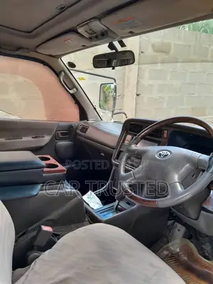 Toyota HiAce 2002 Silver