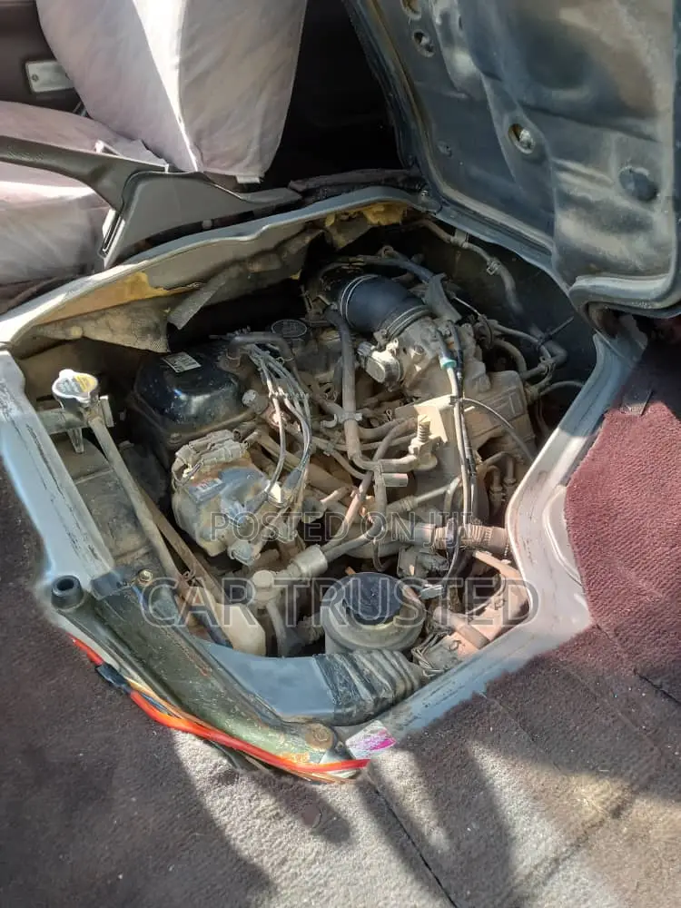 Toyota HiAce 2002 Silver