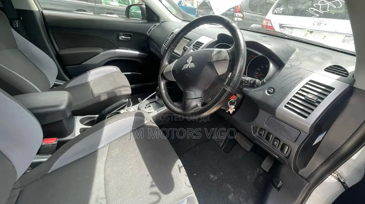 Mitsubishi Outlander 2011 Pearl