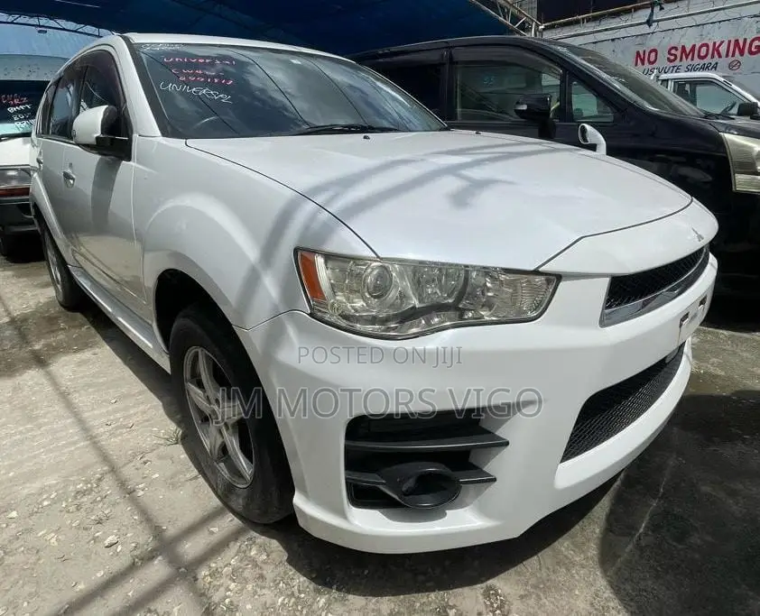 Mitsubishi Outlander 2011 Pearl