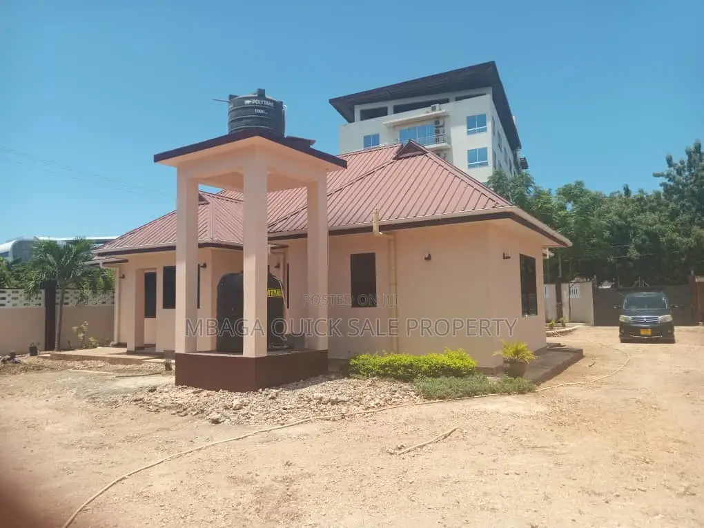3bdrm House in Masaki for rent