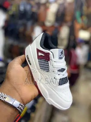 Kids Sneakers Jordan4
