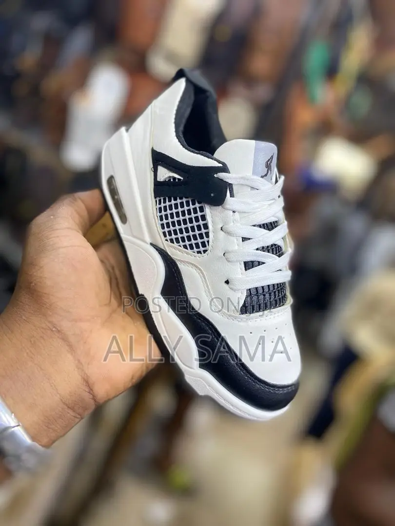 Kids Sneakers Jordan4