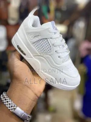 Kids Sneakers Jordan4
