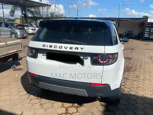 Land Rover Discovery 2016 White