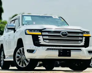 Toyota Land Cruiser 2022 White