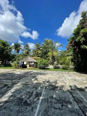 5bdrm Farm House in Bahari Beach Dsm, Kinondoni for sale
