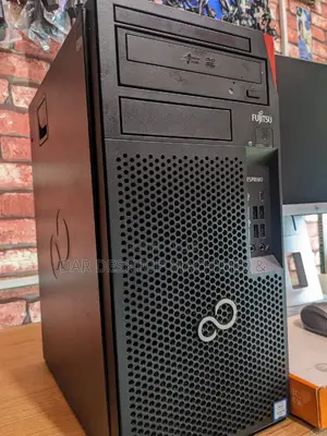 Desktop Computer Fujitsu Esprimo P757/E90+ 4GB Intel Core I3 HDD 500GB