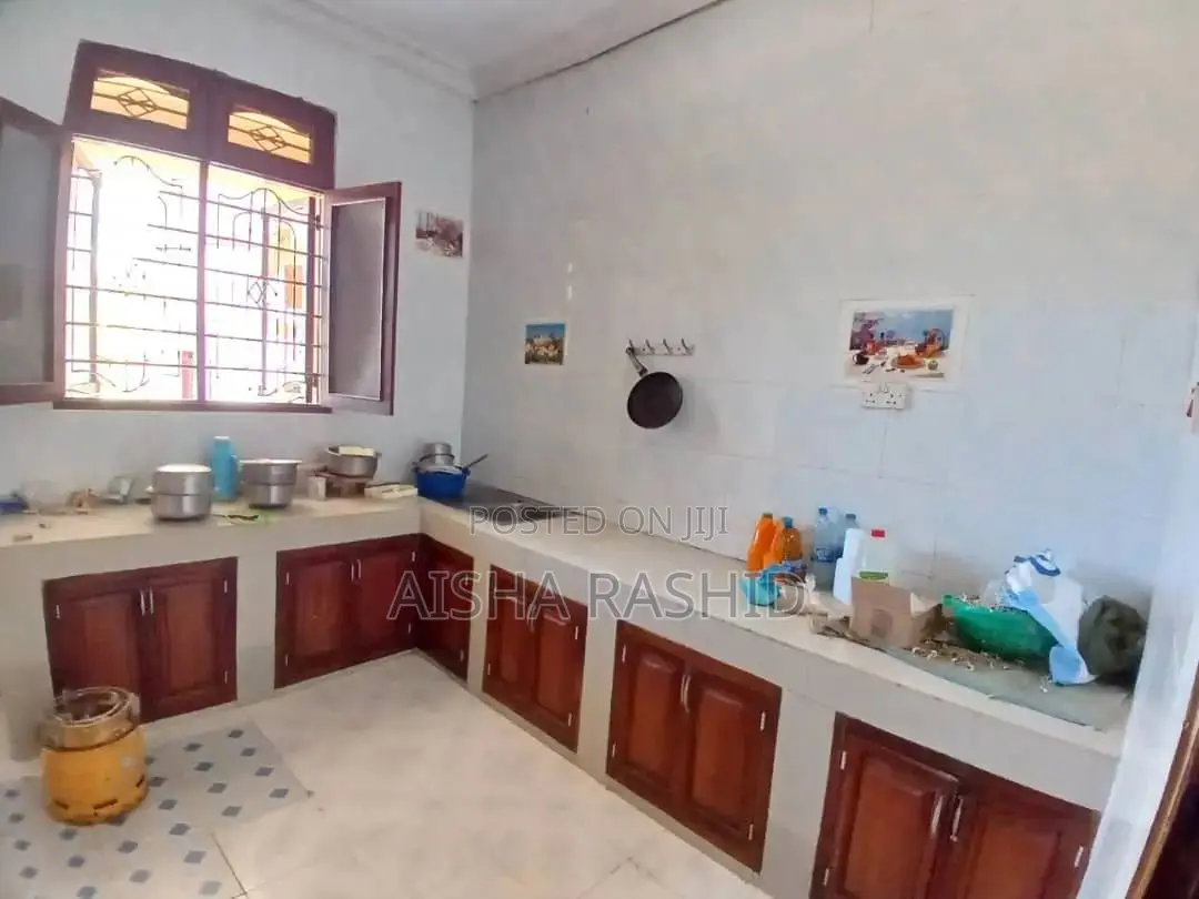 4bdrm Apartment in Kimara for rent