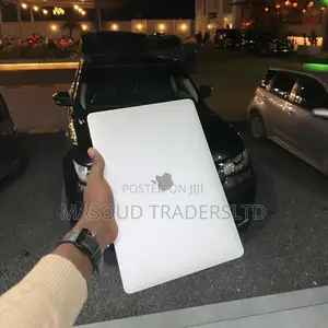 Laptop Apple MacBook Pro 2017 8GB Intel Core I7 SSD 256GB