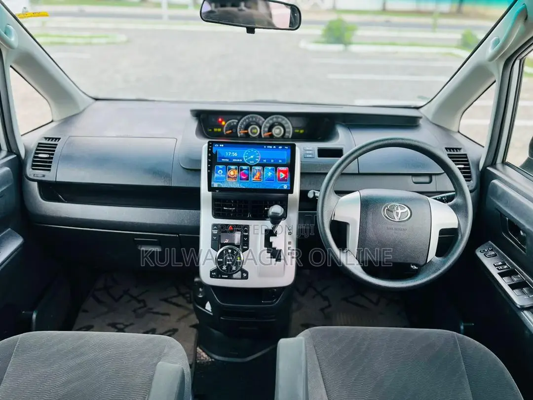 Toyota Noah 2010 Black